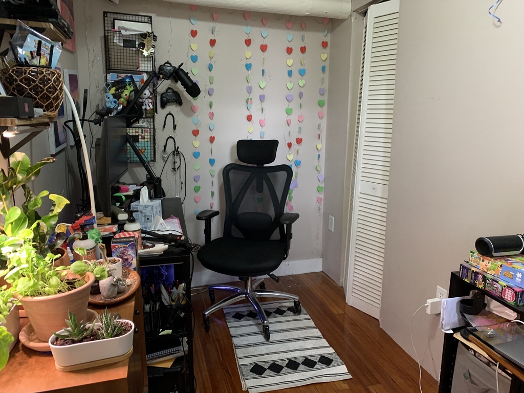 1 bed, 1 bath apartment for rent at 380 Riverway Unit A, Mission Hill — photo 6 of 10