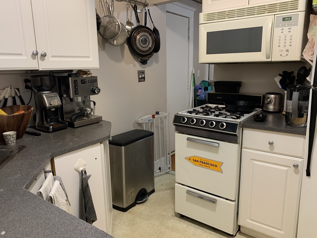 1 bed, 1 bath apartment for rent at 380 Riverway Unit A, Mission Hill — photo 8 of 10