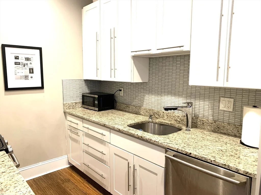 2 bed, 2 bath apartment for rent at 380 W Broadway Unit 203, Boston — photo 14 of 27