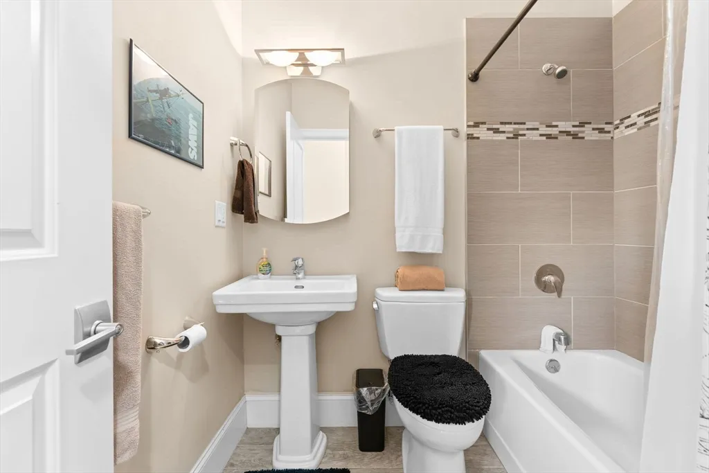 2 bed, 2 bath apartment for rent at 380 W Broadway Unit 401, South Boston — photo 12 of 25