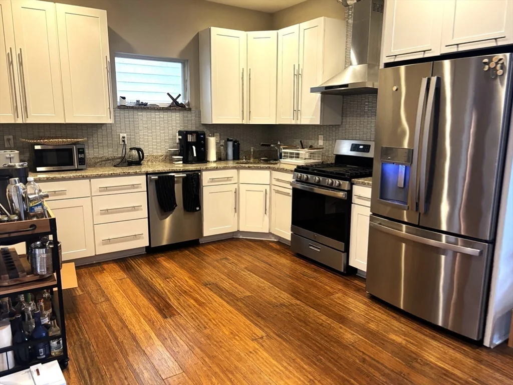 2 bed, 2 bath apartment for rent at 380 W Broadway Unit 202, South Boston — photo 8 of 24