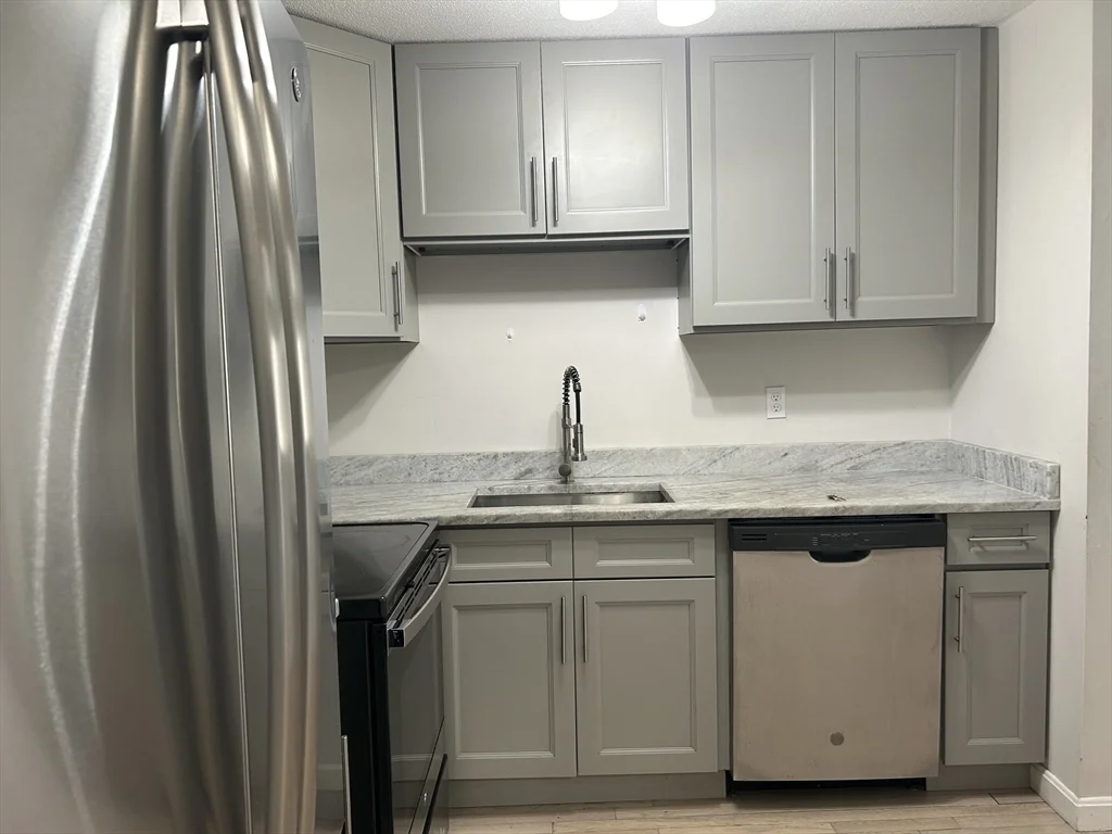 2 bed, 1 bath apartment for rent at 380A Great Rd Unit 301, Acton — photo 6 of 31