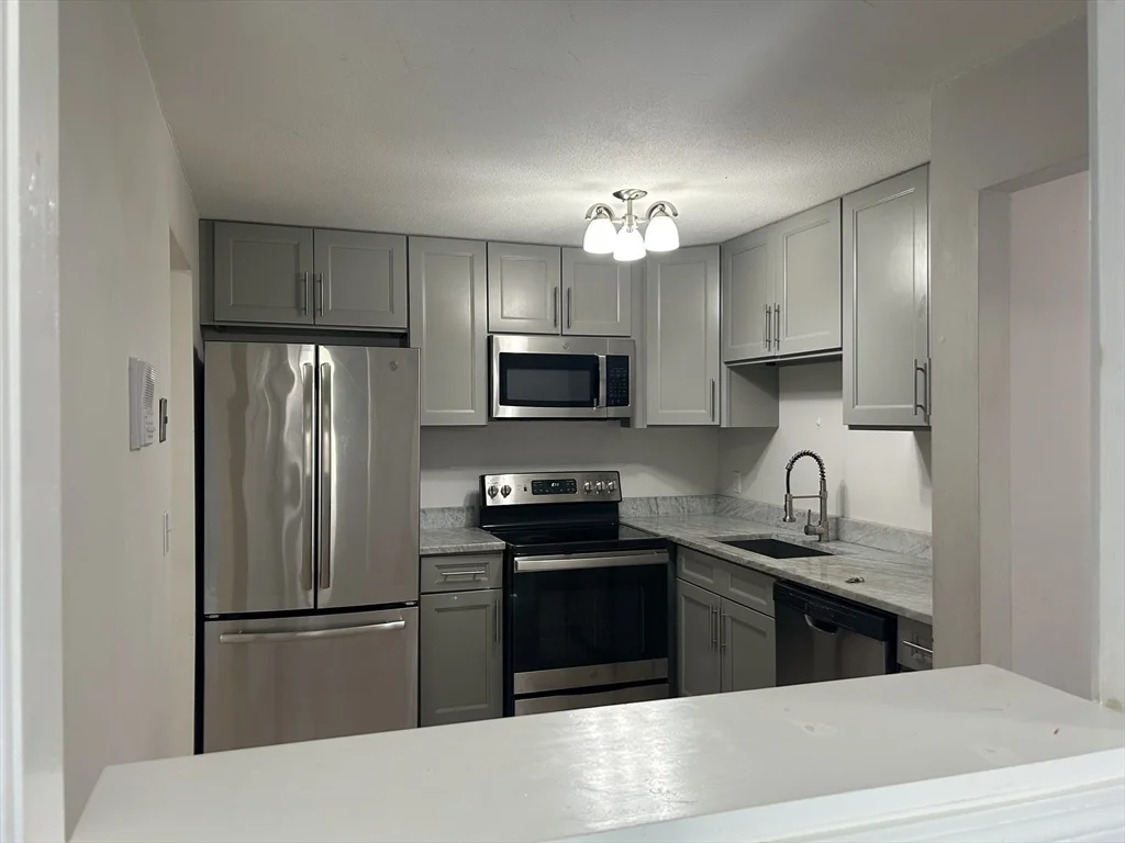 2 bed, 1 bath apartment for rent at 380A Great Rd Unit 301, Acton — photo 5 of 31