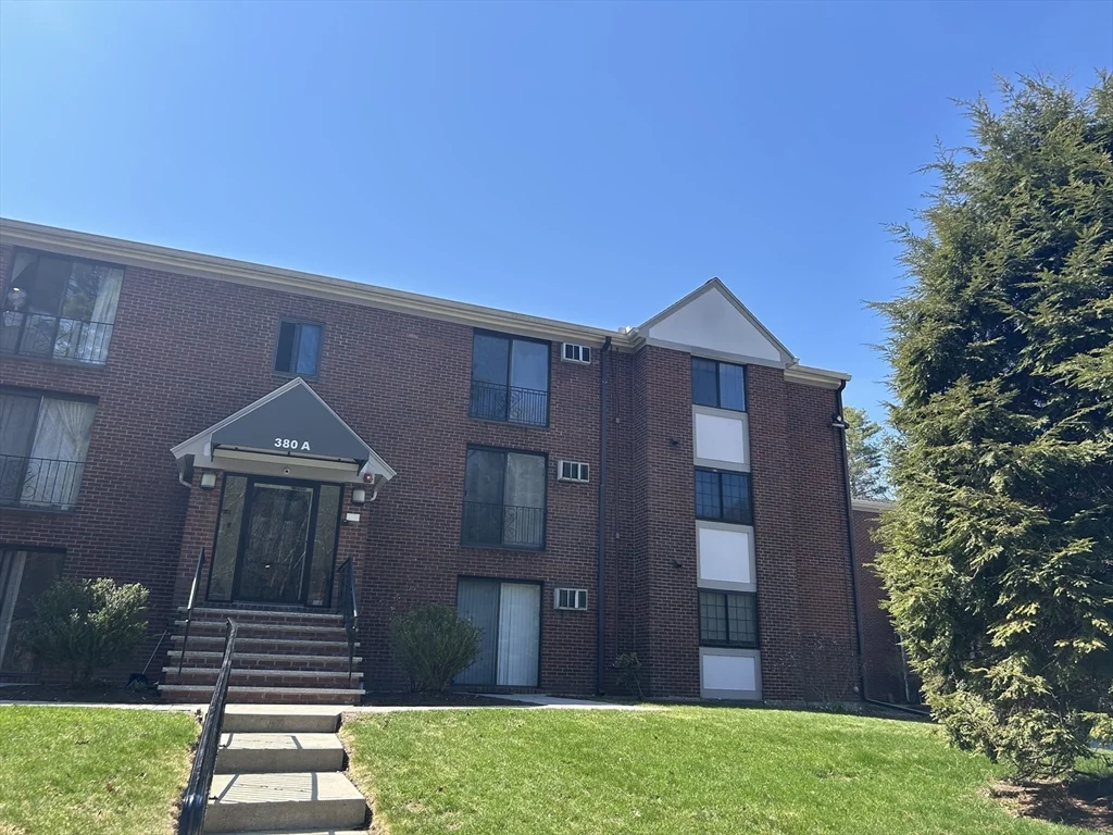 2 bed, 1 bath apartment for rent at 380A Great Rd Unit 301, Acton — photo 1 of 31