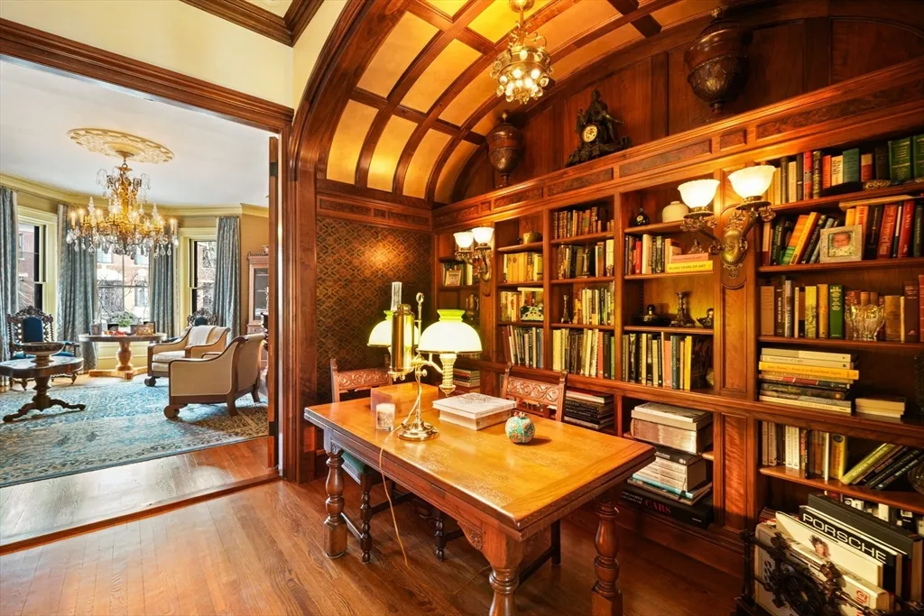 5 bed, 3.5 bath apartment for rent at 381 Beacon St Unit 0, Back Bay — photo 5 of 23