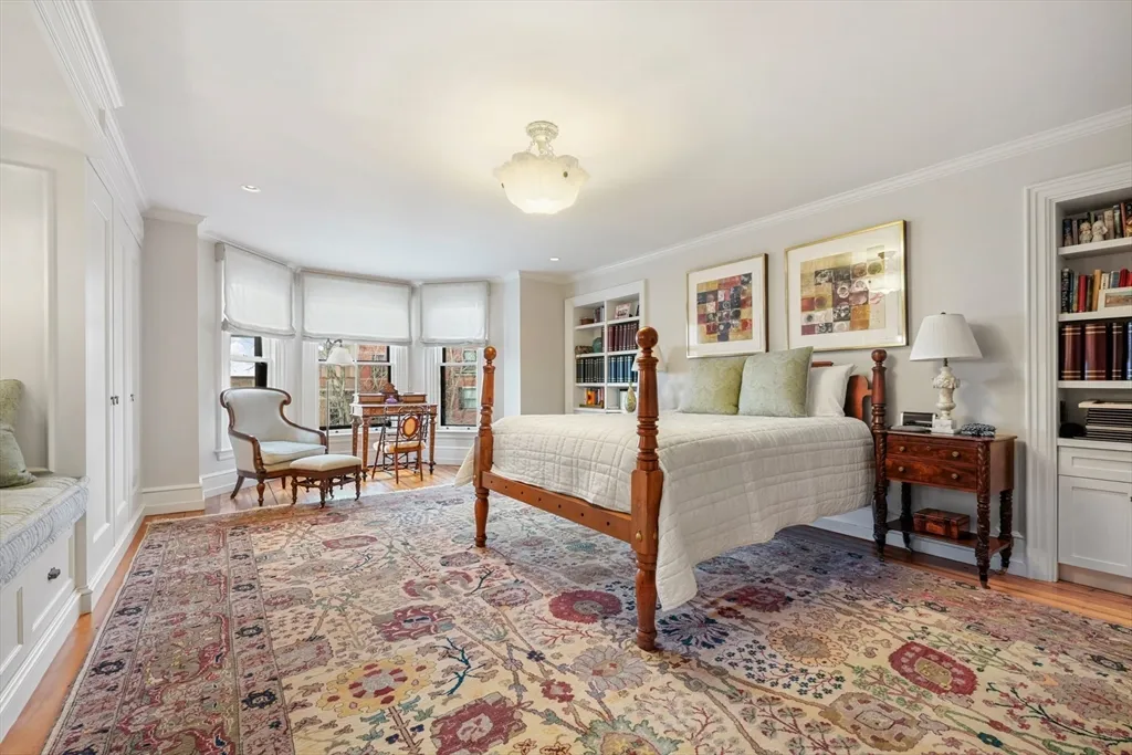 5 bed, 3.5 bath apartment for rent at 381 Beacon St Unit 0, Back Bay — photo 3 of 23