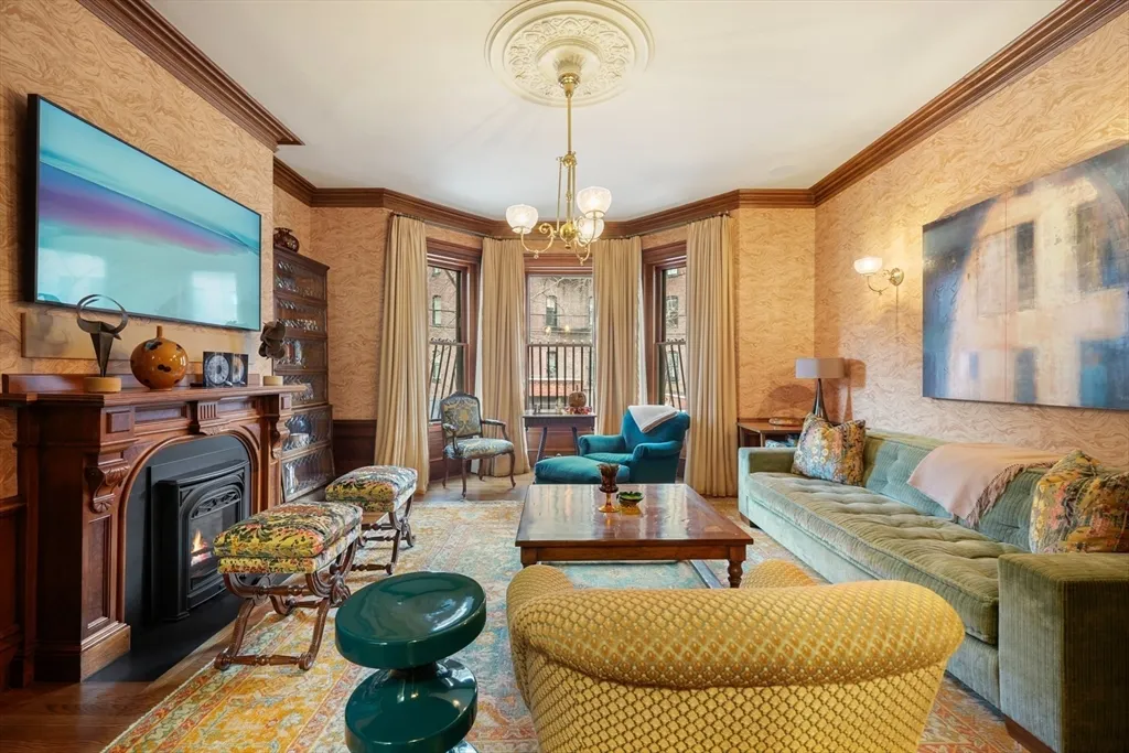 5 bed, 3.5 bath apartment for rent at 381 Beacon St Unit 0, Back Bay — photo 17 of 23