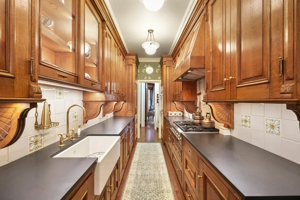 5 bed, 3.5 bath apartment for rent at 381 Beacon St Unit 0, Back Bay — photo 15 of 23