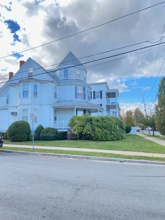 3 bed, 1 bath apartment for rent at 381 Broadway Unit 2, Lynn — photo 3 of 7