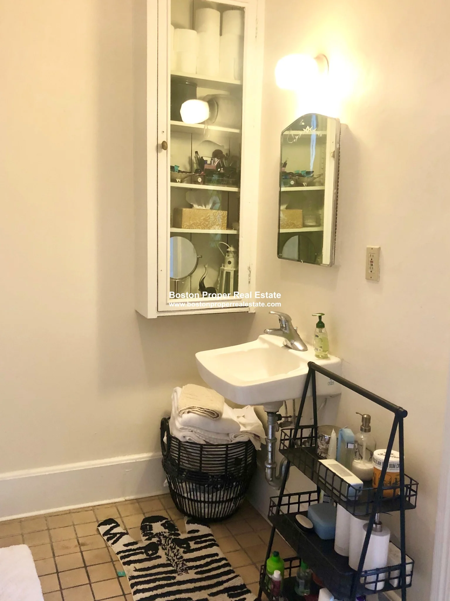 Studio bed, 1 bath apartment for rent at 381 Commonwealth Ave Unit 3, Back Bay — photo 9 of 11