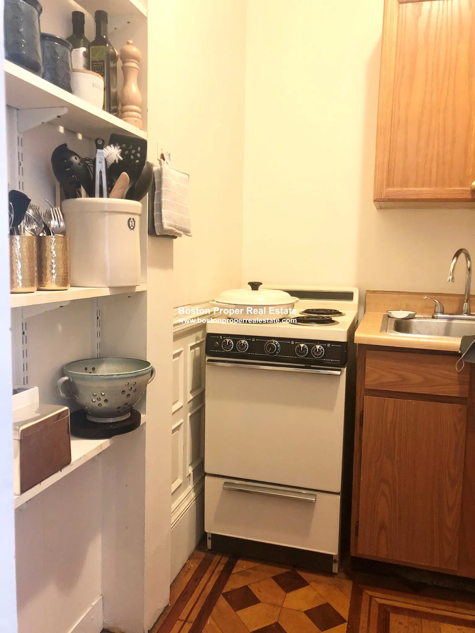 Studio bed, 1 bath apartment for rent at 381 Commonwealth Ave Unit 3, Back Bay — photo 6 of 11