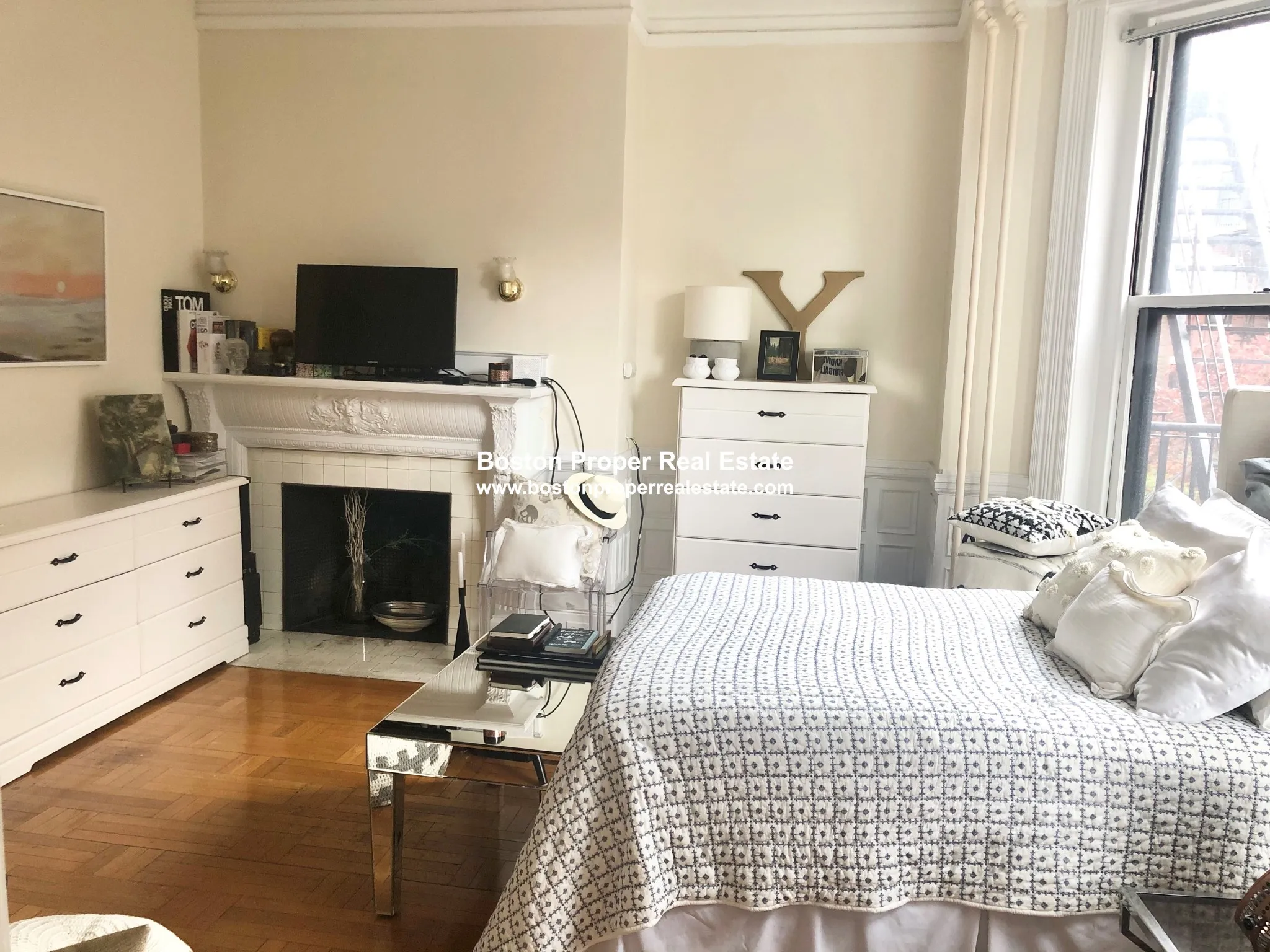 Studio bed, 1 bath apartment for rent at 381 Commonwealth Ave Unit 3, Back Bay — photo 2 of 11