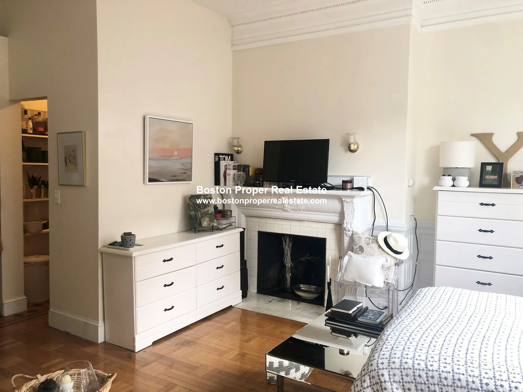 Studio bed, 1 bath apartment for rent at 381 Commonwealth Ave Unit 3, Back Bay — photo 3 of 11