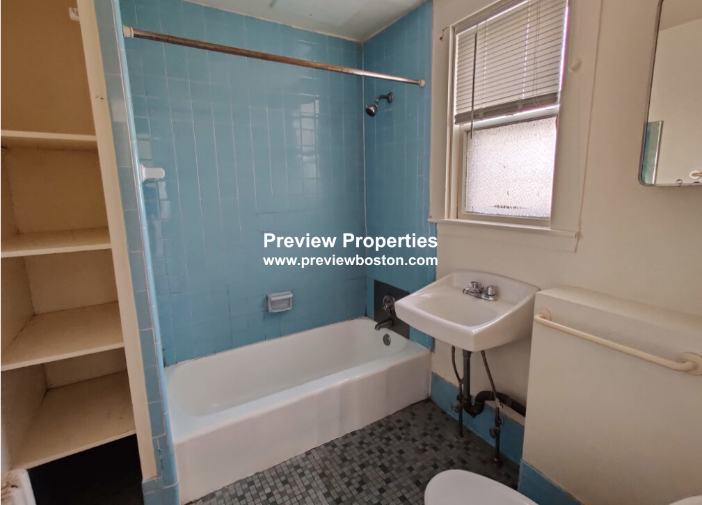 1 bed, 1 bath apartment for rent at 381 Harvard St Unit 1P, Mid Cambridge — photo 4 of 6