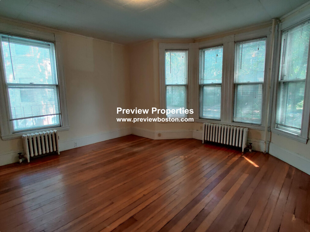 1 bed, 1 bath apartment for rent at 381 Harvard St Unit 1P, Mid Cambridge — photo 1 of 6