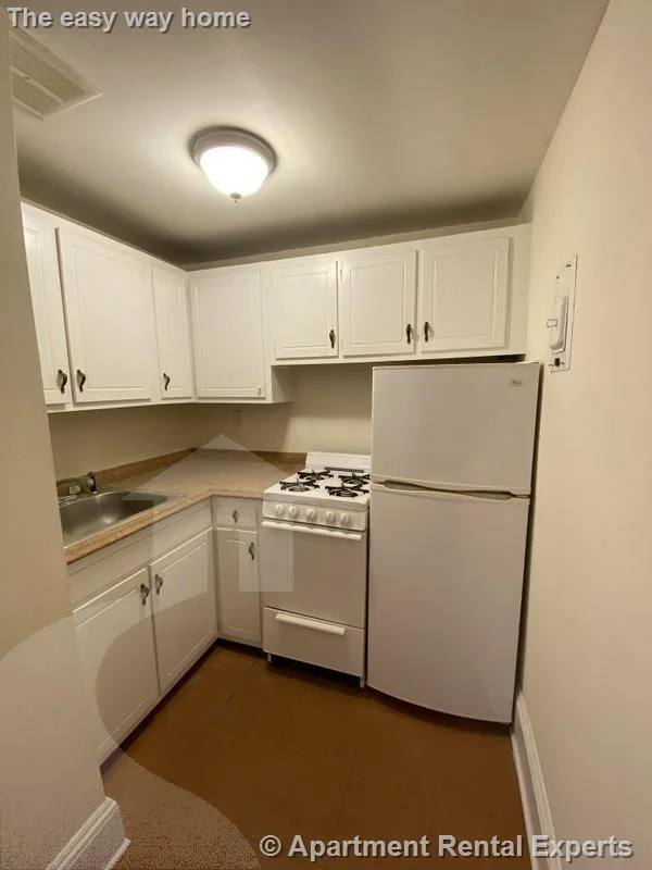 1 bed, 1 bath apartment for rent at 381 Harvard St Unit 2, Harvard Square — photo 2 of 7