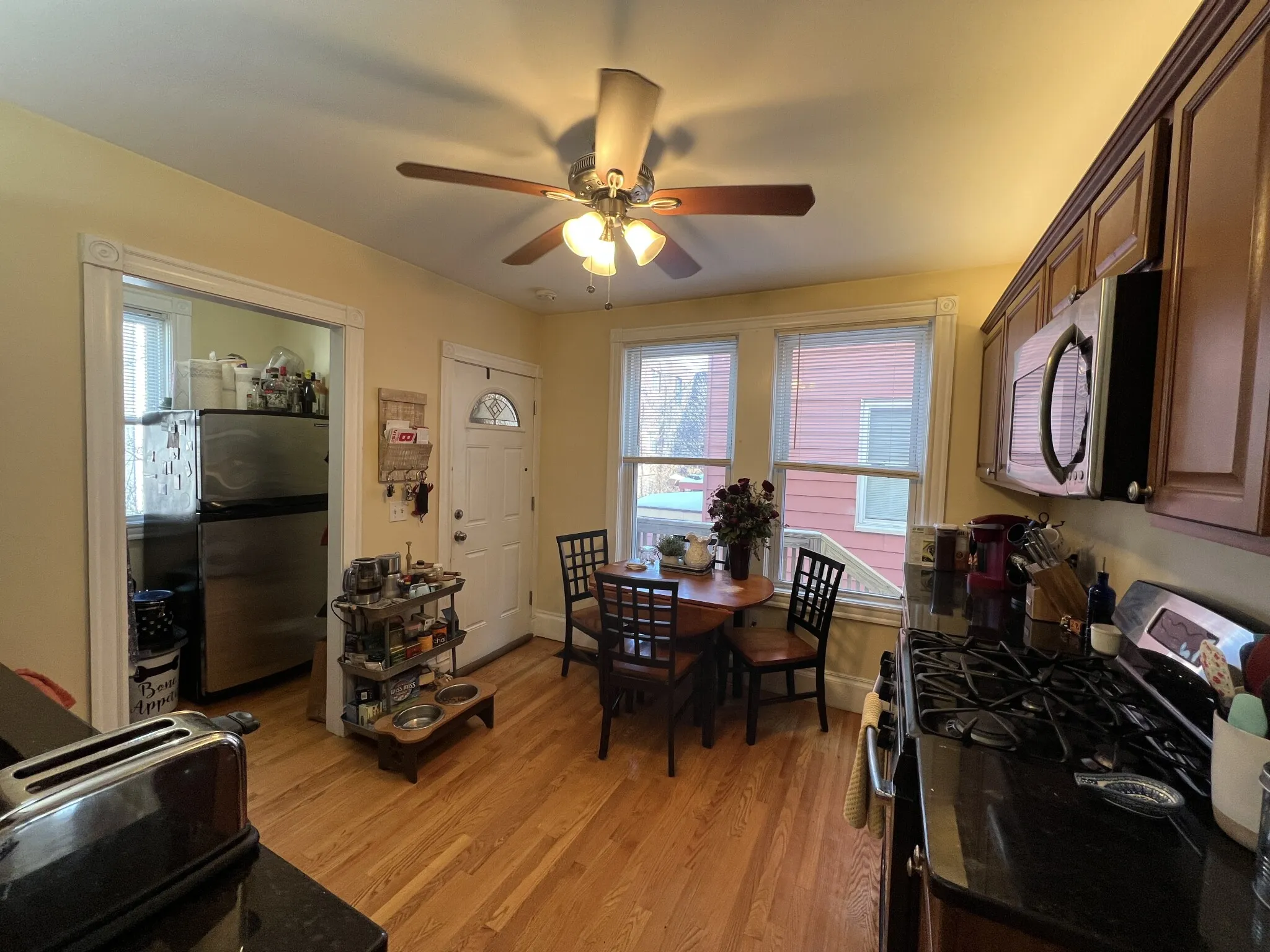 3 bed, 1 bath apartment for rent at 381 Highland Ave Unit 1, Powder House Square — photo 2 of 20