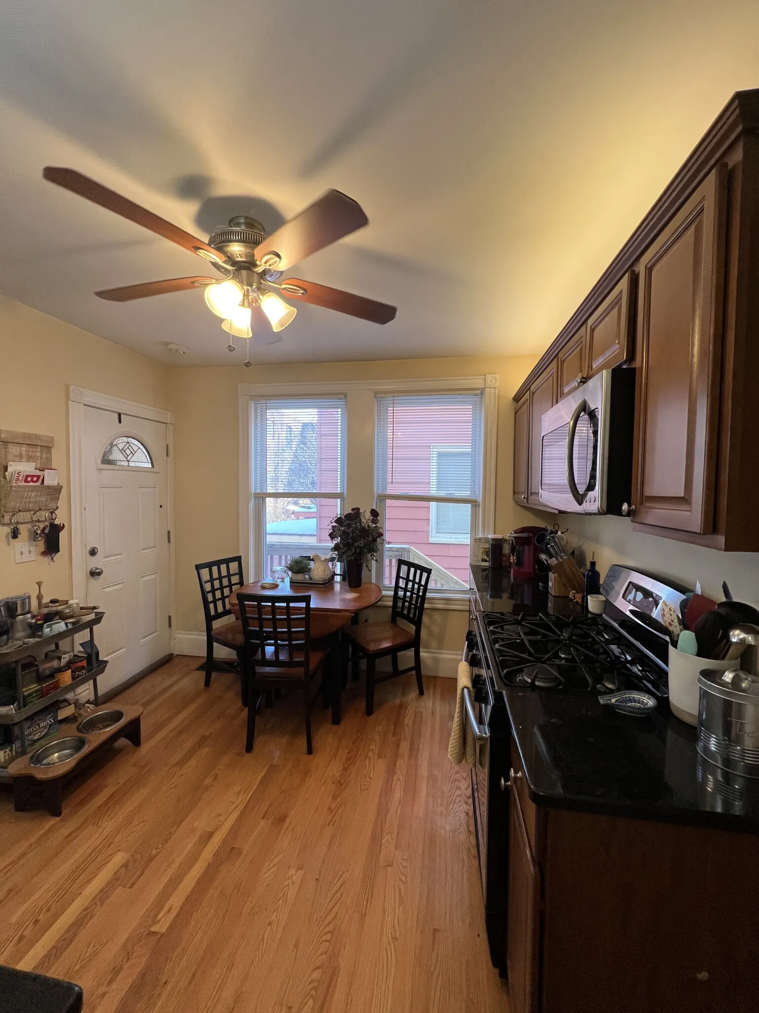3 bed, 1 bath apartment for rent at 381 Highland Ave Unit 1, Powder House Square — photo 3 of 20