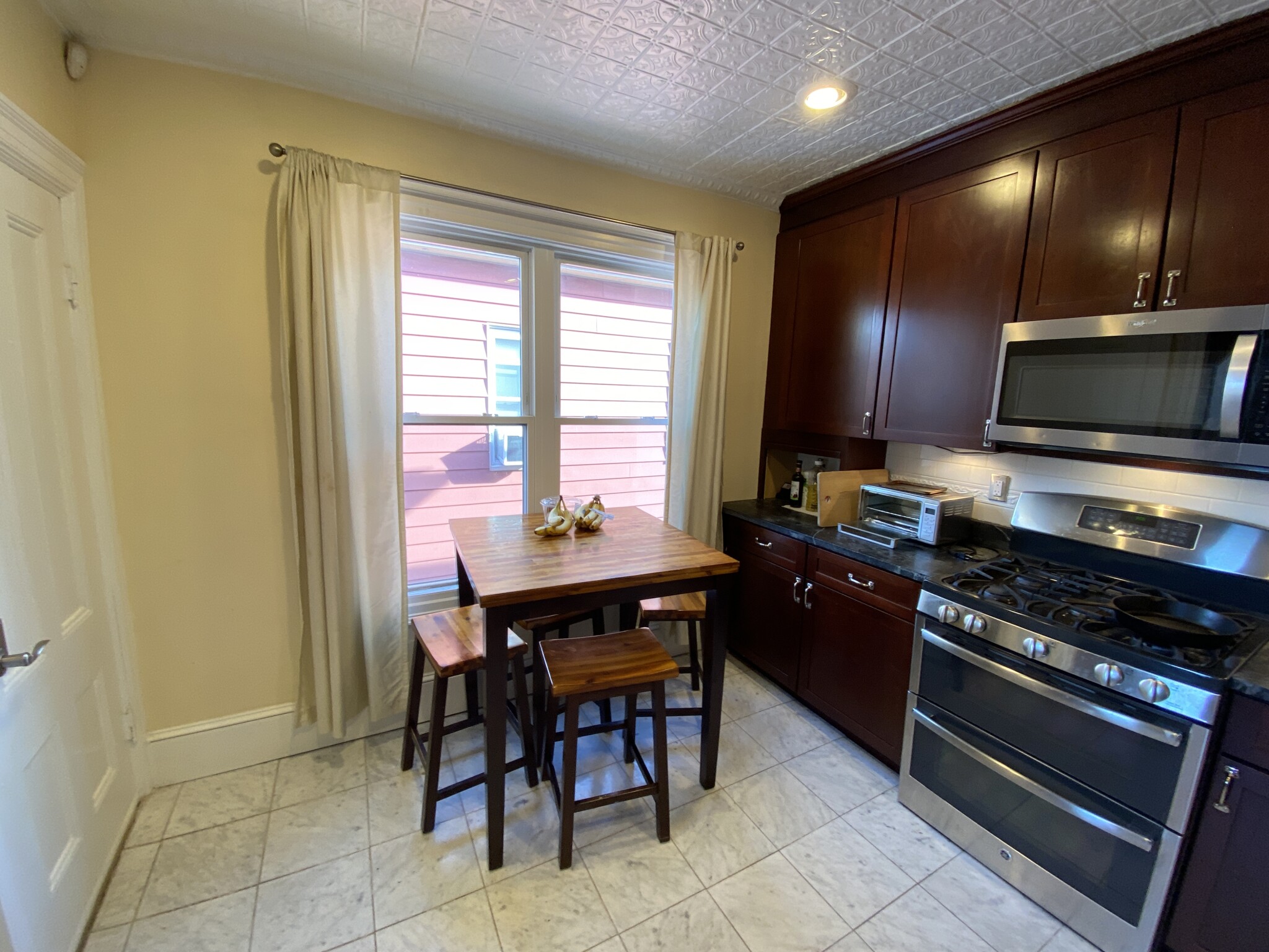 5 bed, 2 bath apartment for rent at 381 Highland Ave Unit 2A, Powder House Square — photo 3 of 33