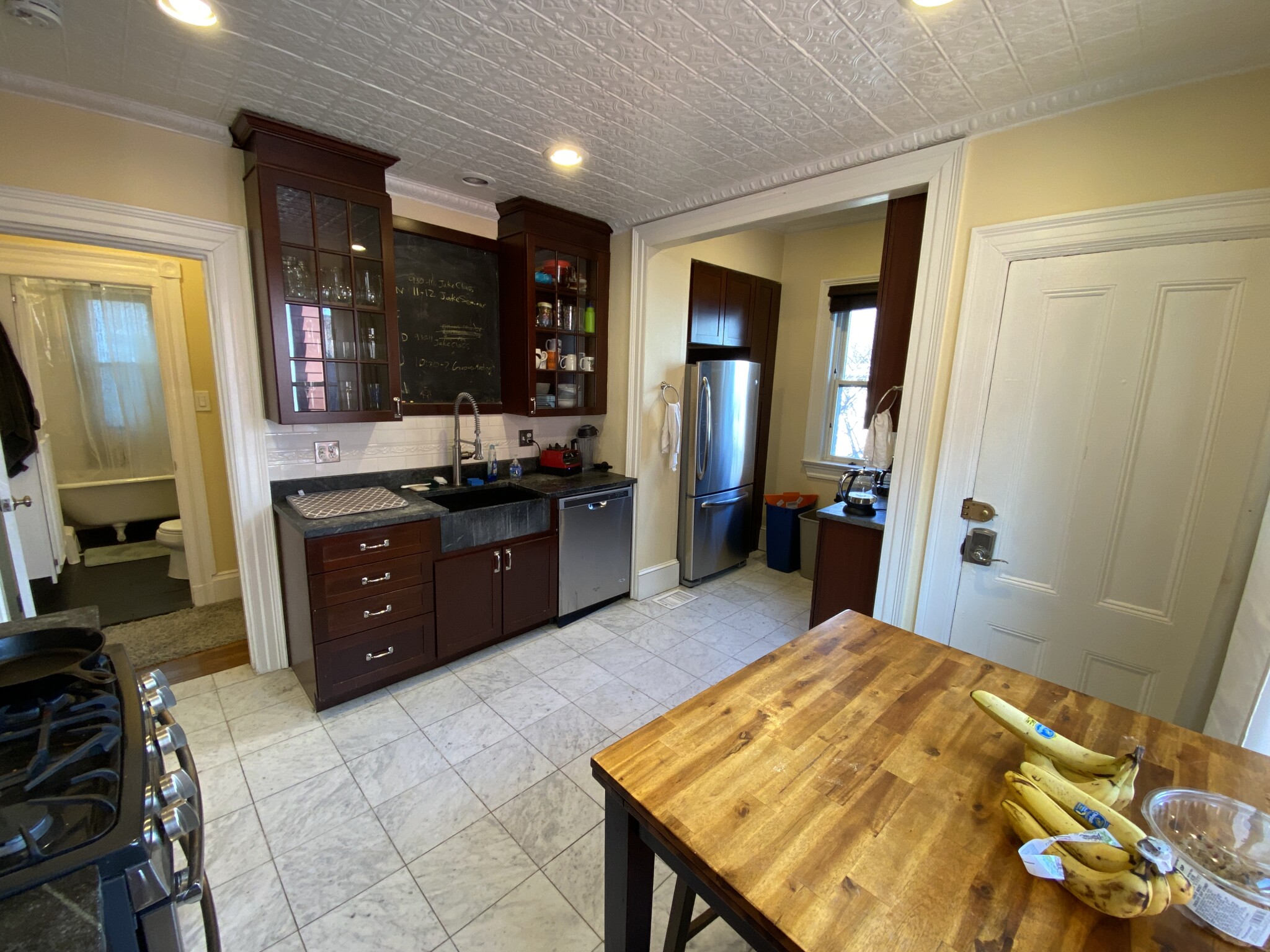 5 bed, 2 bath apartment for rent at 381 Highland Ave Unit 2A, Powder House Square — photo 2 of 33