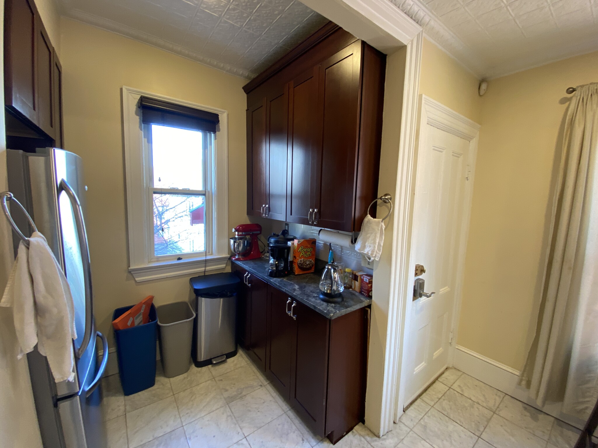 5 bed, 2 bath apartment for rent at 381 Highland Ave Unit 2R, Powder House Square — photo 5 of 40