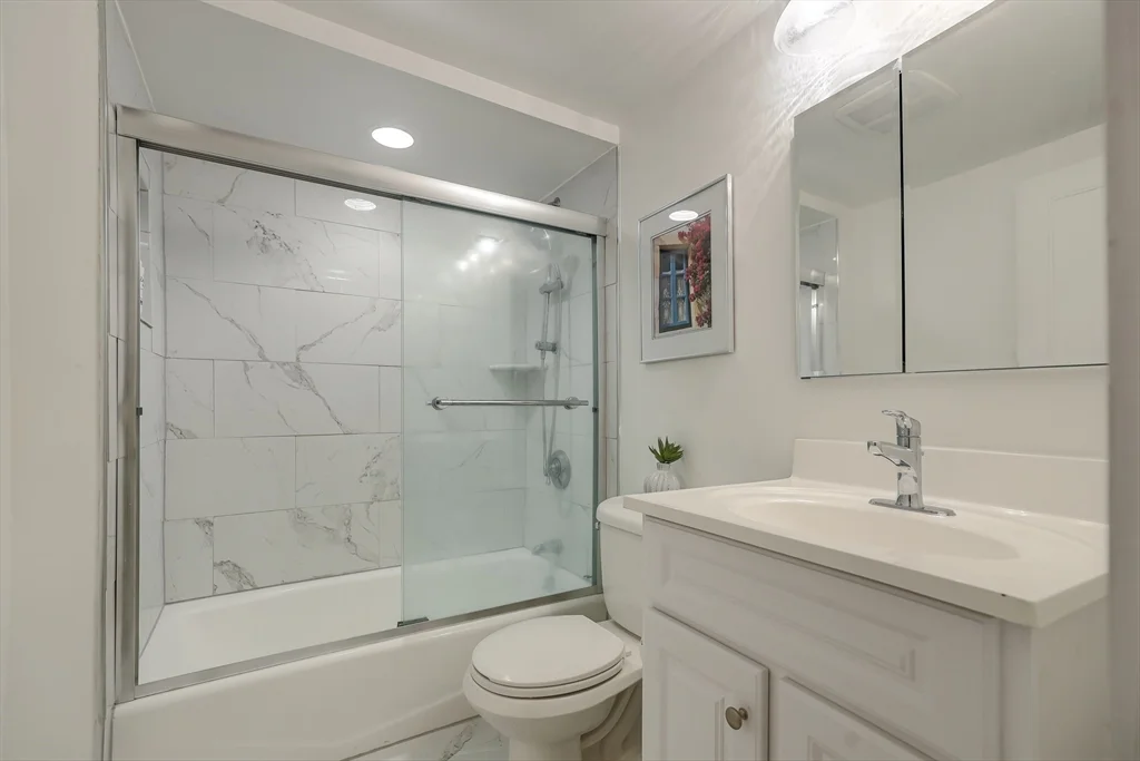 1 bed, 1 bath apartment for rent at 381 Marlborough St Unit 1, Back Bay — photo 16 of 22