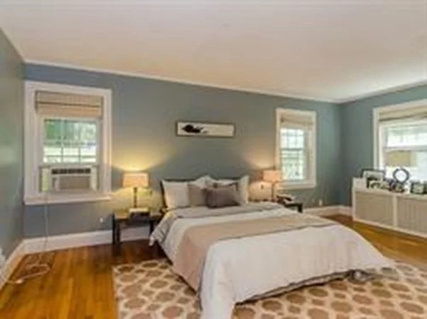 3 bed, 2 bath apartment for rent at 381 Vfw Pkwa, Chestnut Hill — photo 10 of 20