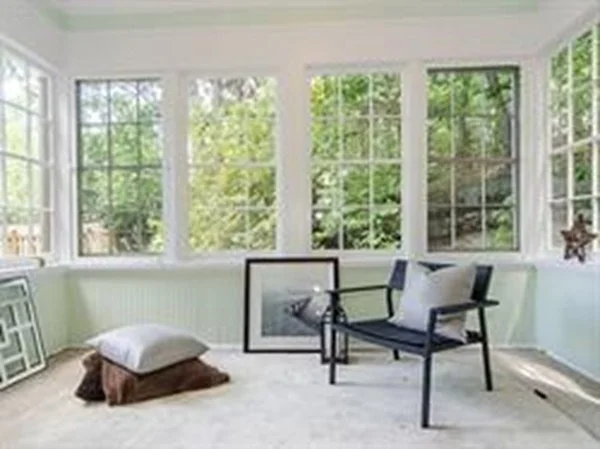 3 bed, 2 bath apartment for rent at 381 Vfw Pkwa, Chestnut Hill — photo 8 of 20