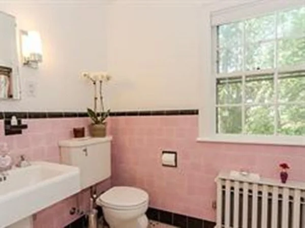 3 bed, 2 bath apartment for rent at 381 Vfw Pkwa, Chestnut Hill — photo 15 of 20