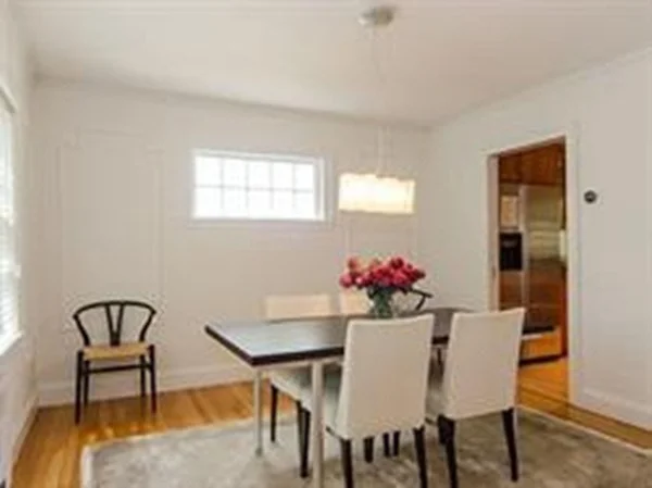 3 bed, 2 bath apartment for rent at 381 Vfw Pkwa, Chestnut Hill — photo 7 of 20