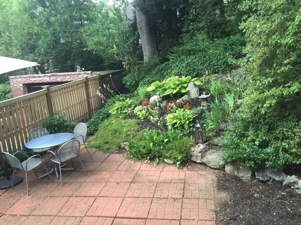 3 bed, 2 bath apartment for rent at 381 Vfw Pkwa, Chestnut Hill — photo 16 of 20