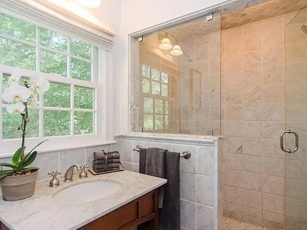 3 bed, 2 bath apartment for rent at 381 Vfw Pkwa, Chestnut Hill — photo 12 of 20