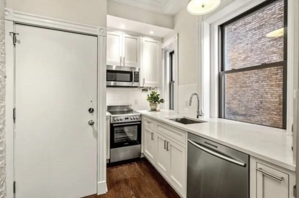 2 bed, 1 bath apartment for rent at 382 Commonwealth Ave Unit 13, Back Bay — photo 8 of 16