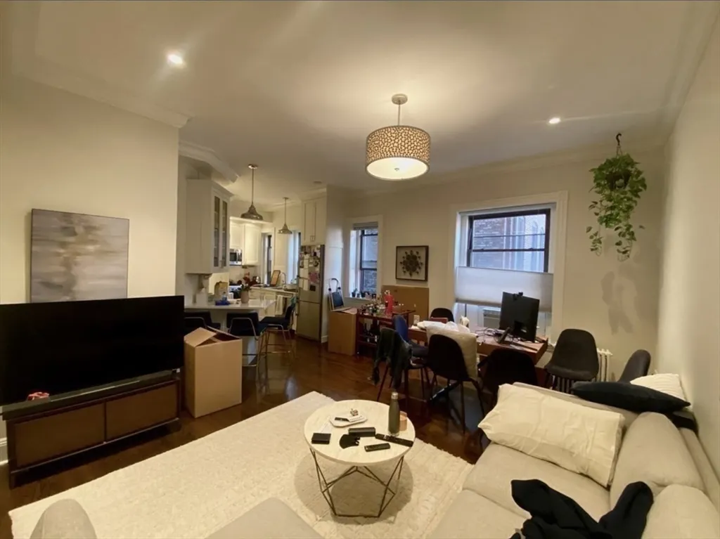 2 bed, 1 bath apartment for rent at 382 Commonwealth Ave Unit 13, Back Bay — photo 6 of 16