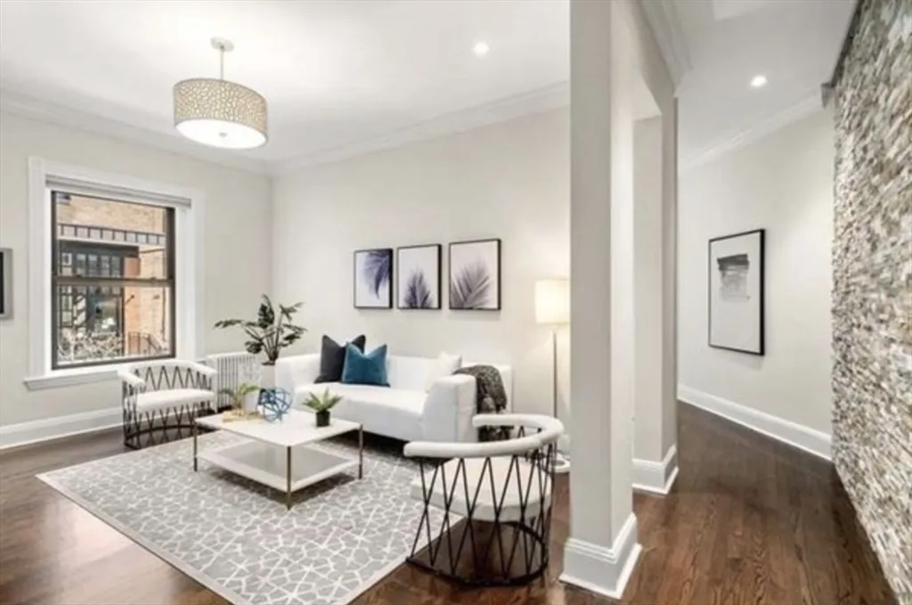 2 bed, 1 bath apartment for rent at 382 Commonwealth Ave Unit 13, Back Bay