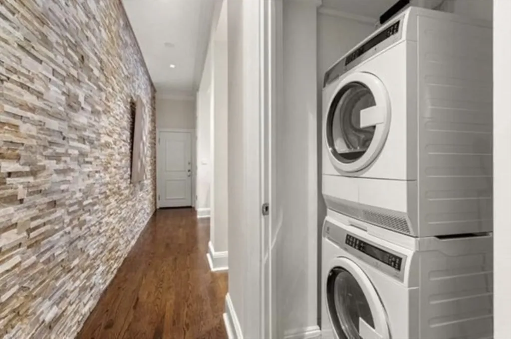 2 bed, 1 bath apartment for rent at 382 Commonwealth Ave Unit 13, Back Bay — photo 5 of 16