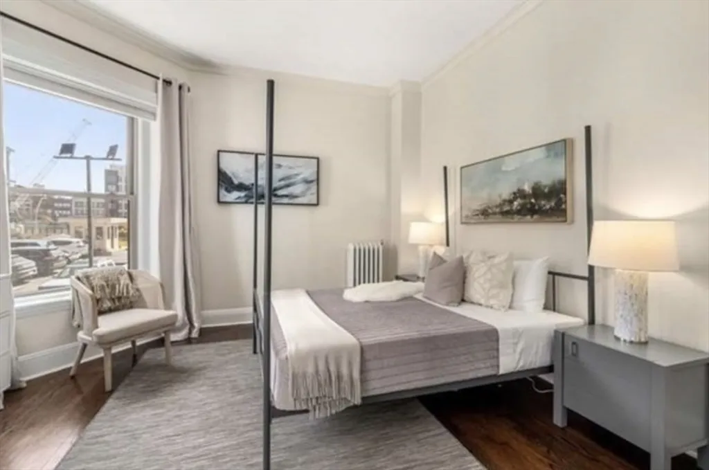 2 bed, 1 bath apartment for rent at 382 Commonwealth Ave Unit 13, Back Bay — photo 10 of 16