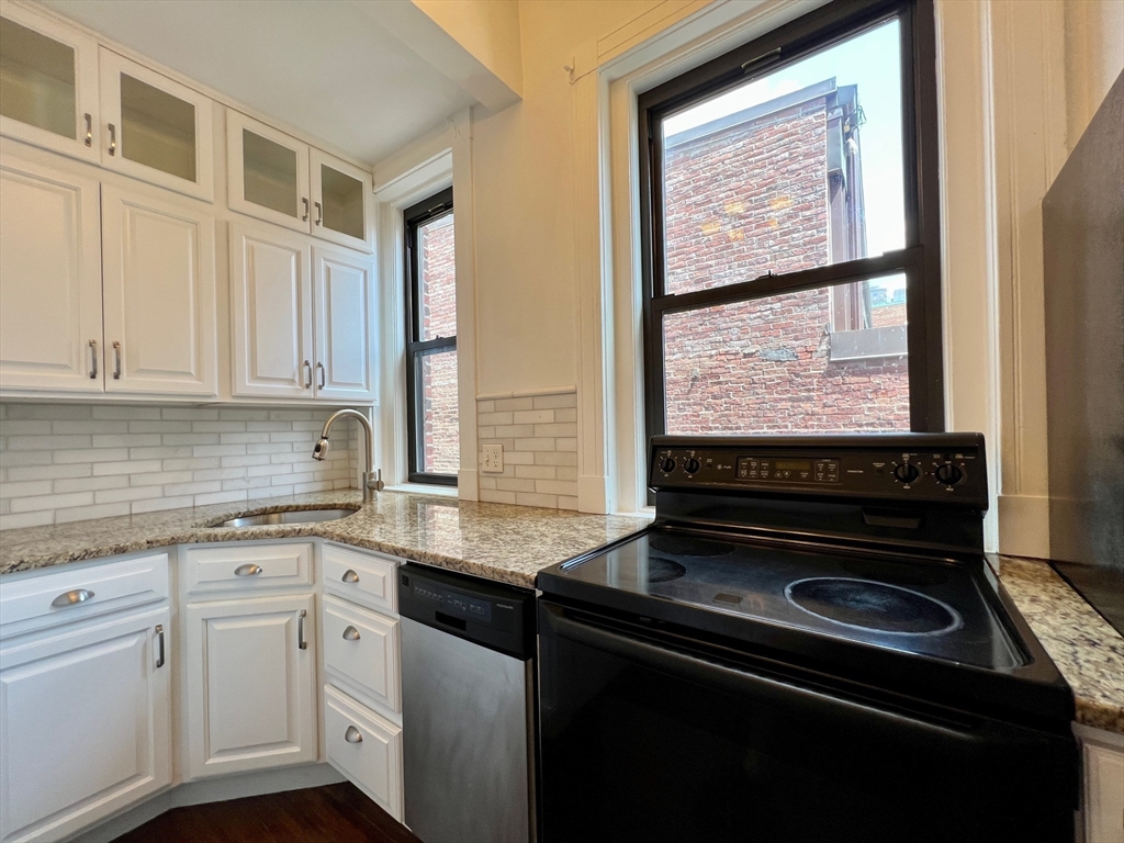 2 bed, 1 bath apartment for rent at 382 Commonwealth Ave Unit 53, Back Bay — photo 2 of 13