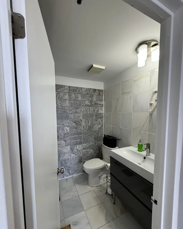 2 bed, 2 bath apartment for rent at 382 Ocean Ave Unit 1702, Revere — photo 8 of 10