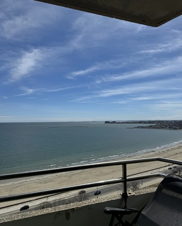 2 bed, 2 bath apartment for rent at 382 Ocean Ave Unit 1702, Revere — photo 3 of 10