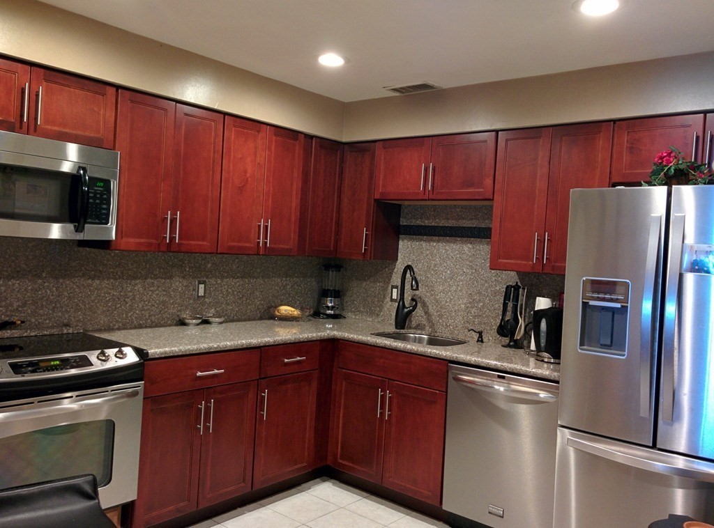 2 bed, 2 bath apartment for rent at 382 Ocean Ave Unit 709, Revere — photo 4 of 33