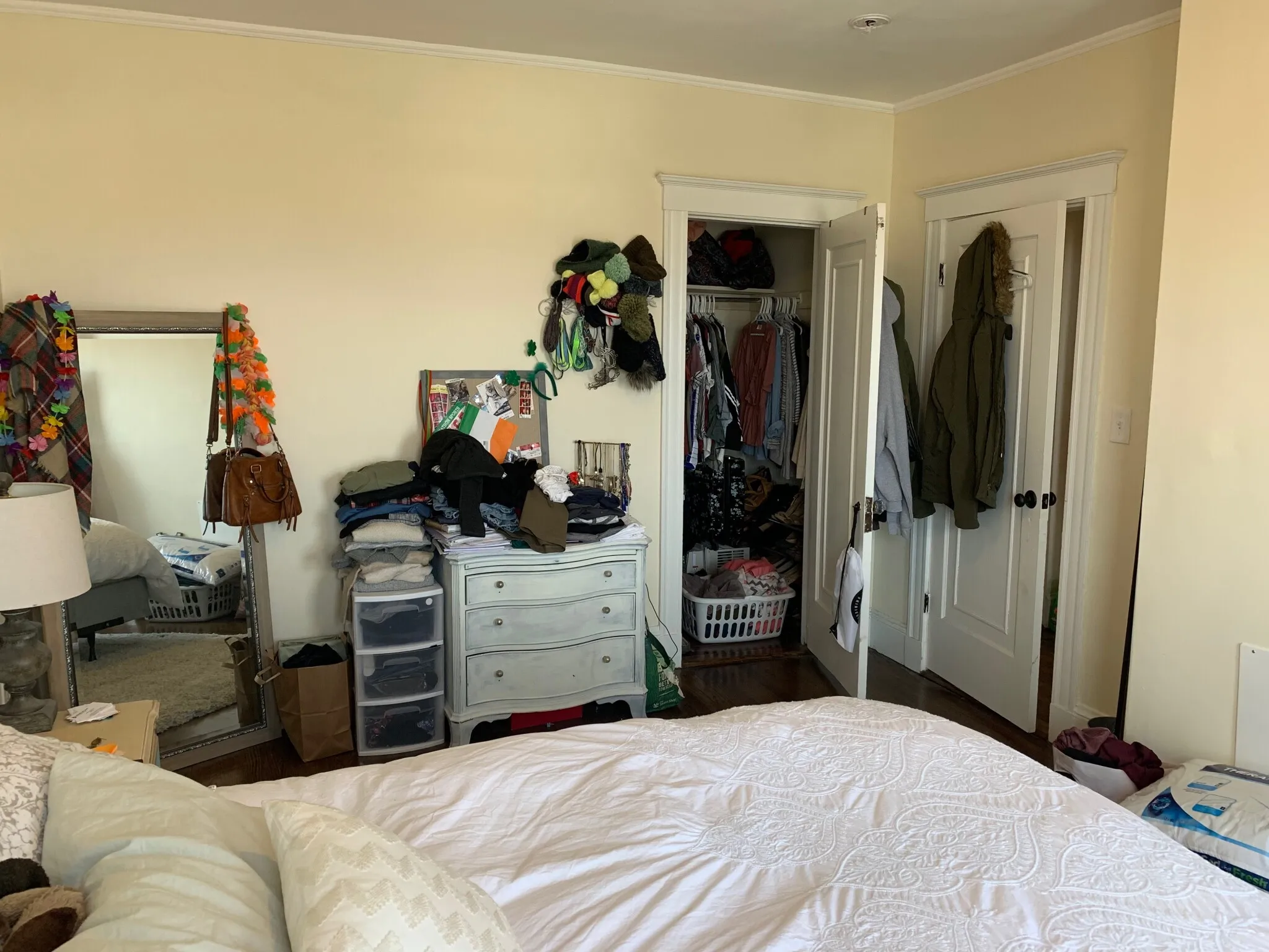 3 bed, 1 bath apartment for rent at 383 Broadway Unit 48, Winter Hill — photo 3 of 5