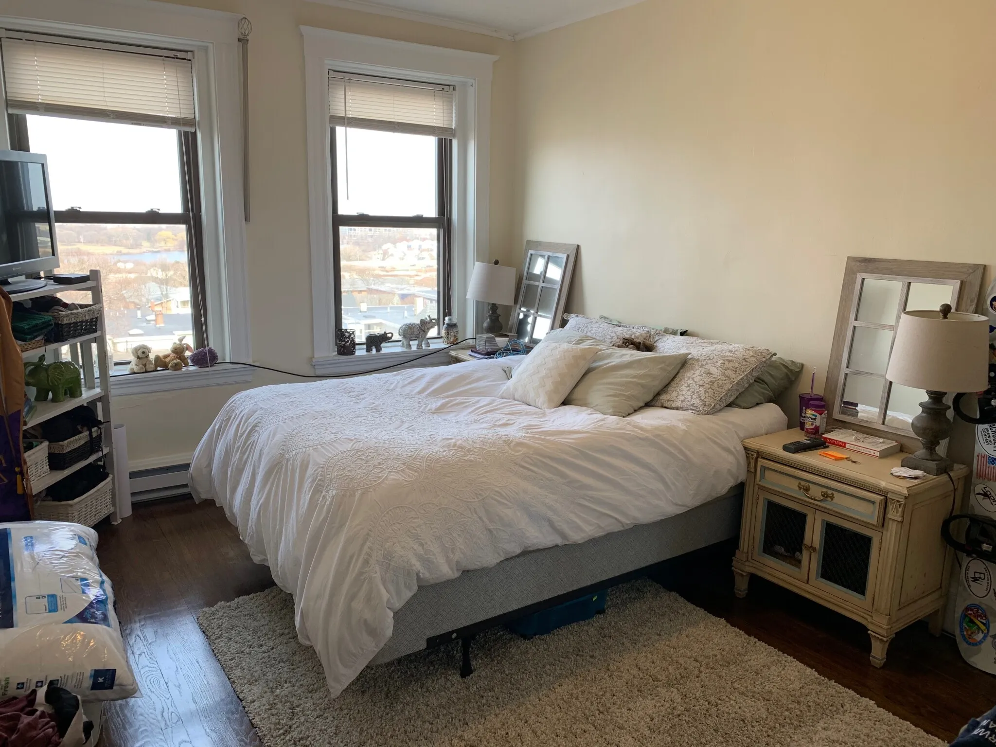 3 bed, 1 bath apartment for rent at 383 Broadway Unit 48, Winter Hill — photo 4 of 5
