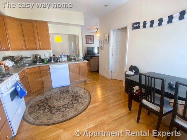 3 bed, 1 bath apartment for rent at 383 Columbia St Unit 3, Inman Square — photo 2 of 10