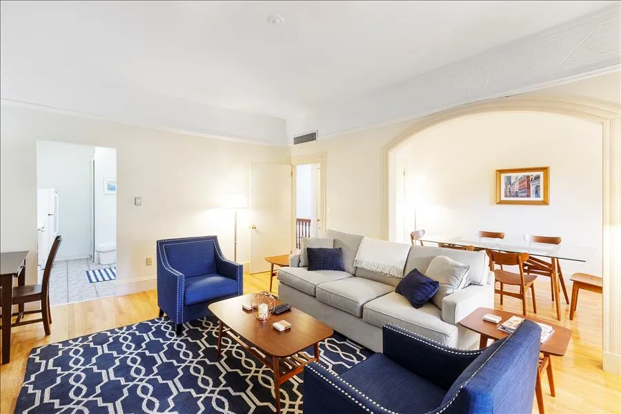 3 bed, 1 bath apartment for rent at 383 Commonwealth Ave Unit 3, Back Bay — photo 2 of 7