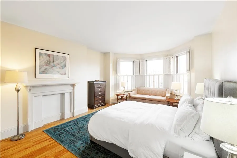 3 bed, 1 bath apartment for rent at 383 Commonwealth Ave Unit 3, Back Bay — photo 1 of 7