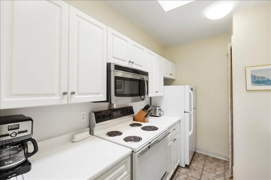 3 bed, 1 bath apartment for rent at 383 Commonwealth Ave Unit 3, Back Bay — photo 3 of 7