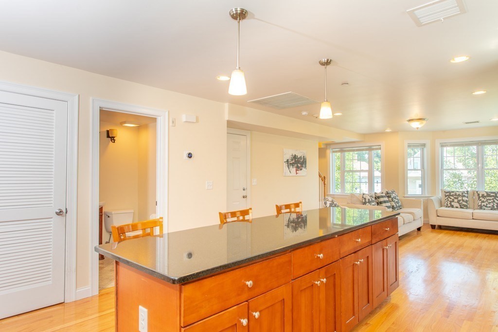 3 bed, 2 bath apartment for rent at 383 Hyde Park Ave Unit 2, Jamaica Plain — photo 2 of 15