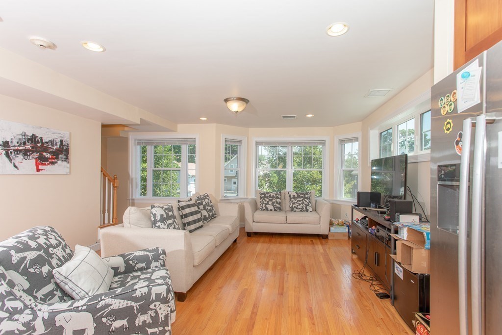 3 bed, 2 bath apartment for rent at 383 Hyde Park Ave Unit 2, Jamaica Plain — photo 3 of 15