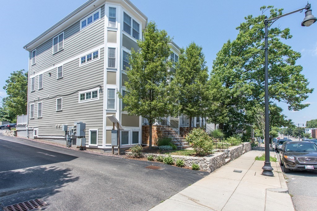 3 bed, 2 bath apartment for rent at 383 Hyde Park Ave Unit 2, Jamaica Plain — photo 15 of 15